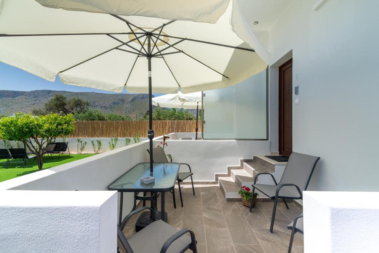 Modern House With Pool Near Beach Gazi Exterior foto