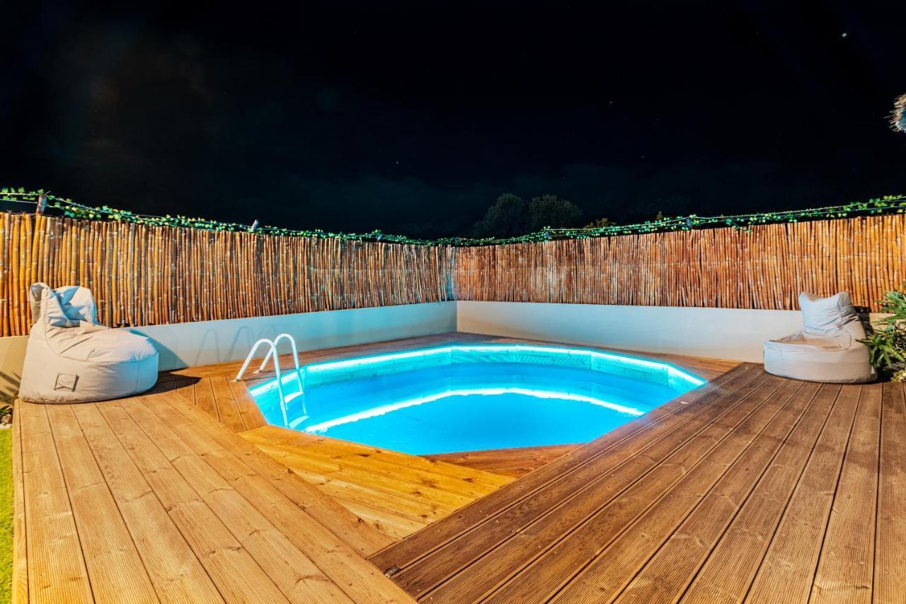 Modern House With Pool Near Beach Gazi Exterior foto